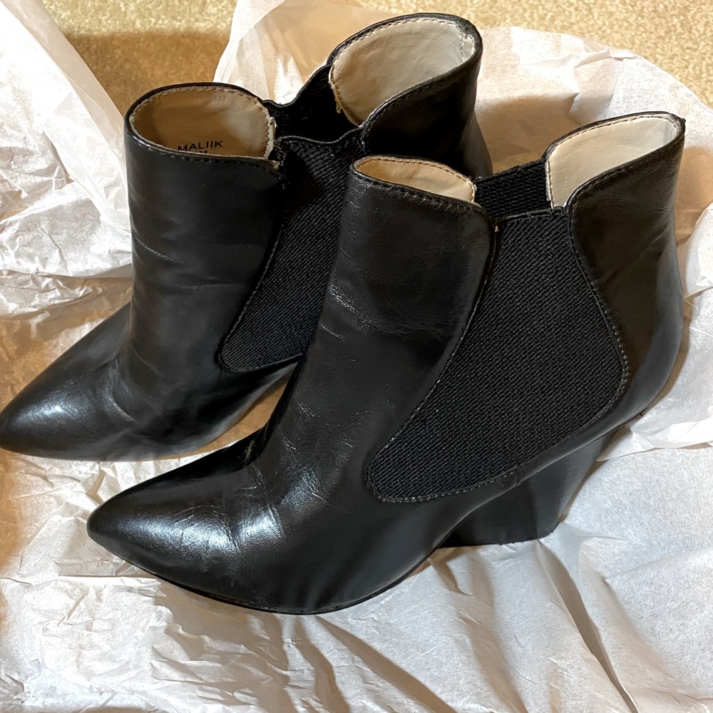 Steven black ankle boots